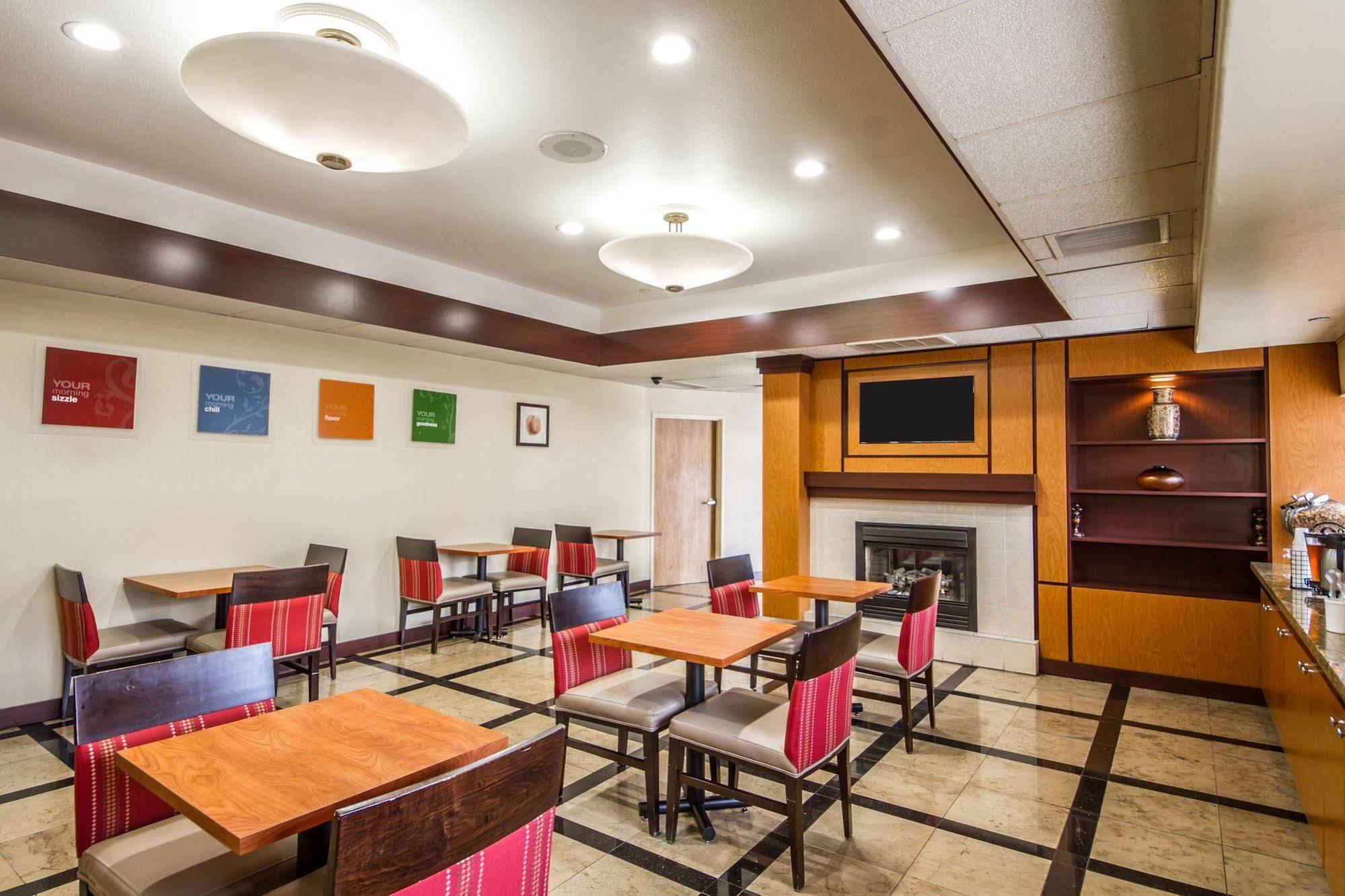 Comfort Inn & Suites Oakland Airport Ngoại thất bức ảnh