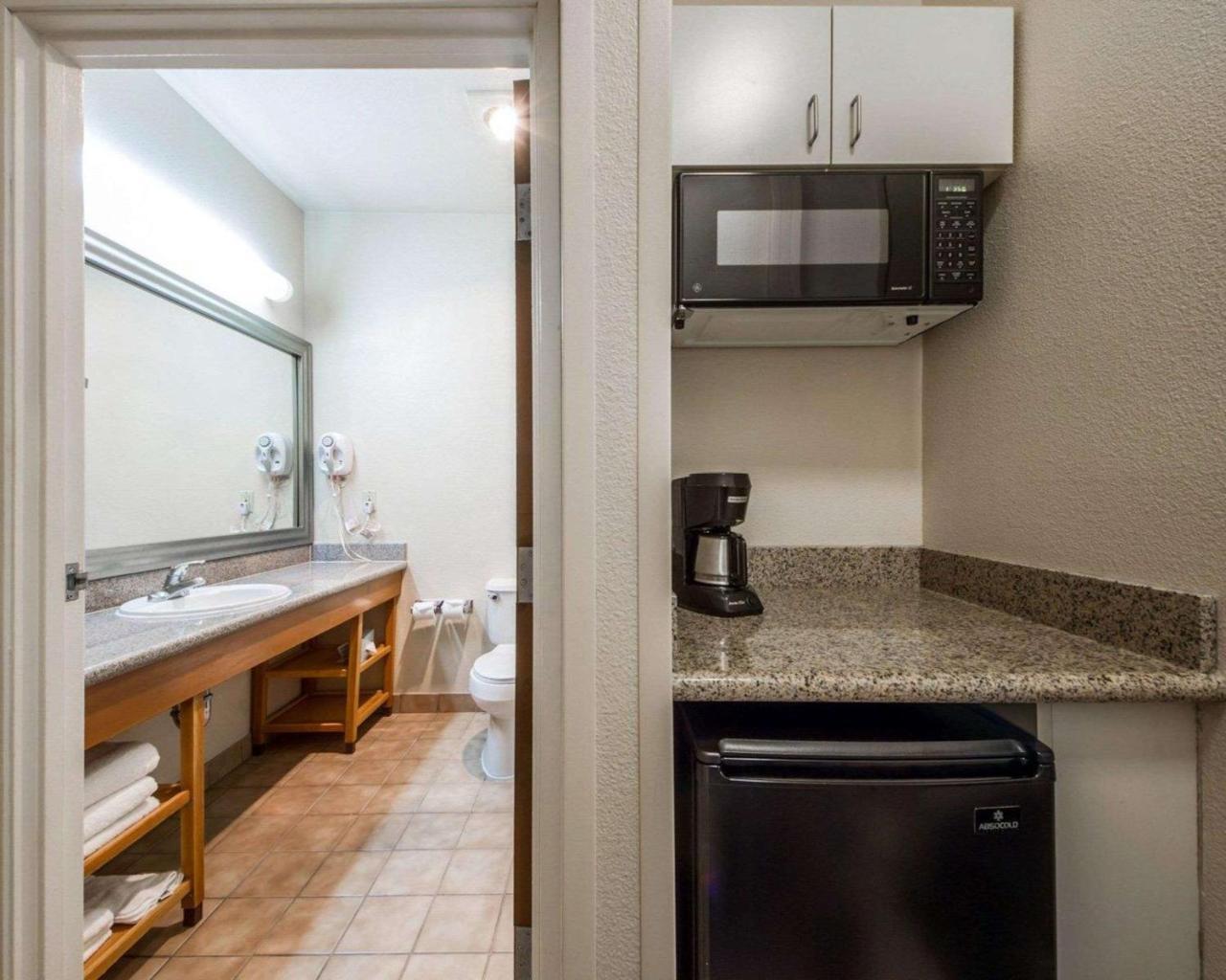 Comfort Inn & Suites Oakland Airport Ngoại thất bức ảnh