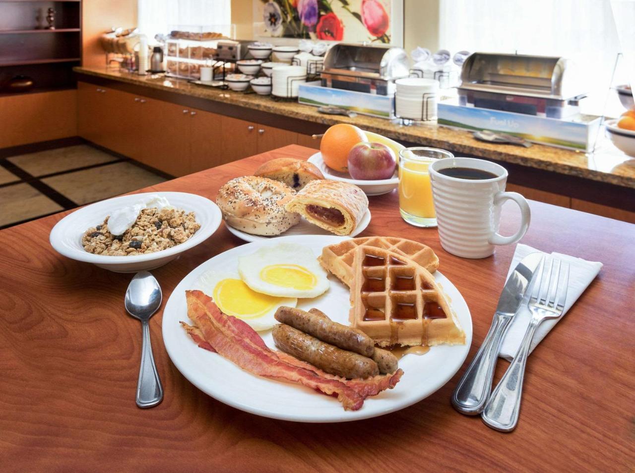 Comfort Inn & Suites Oakland Airport Ngoại thất bức ảnh