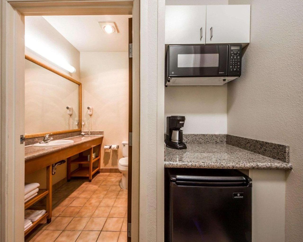 Comfort Inn & Suites Oakland Airport Ngoại thất bức ảnh